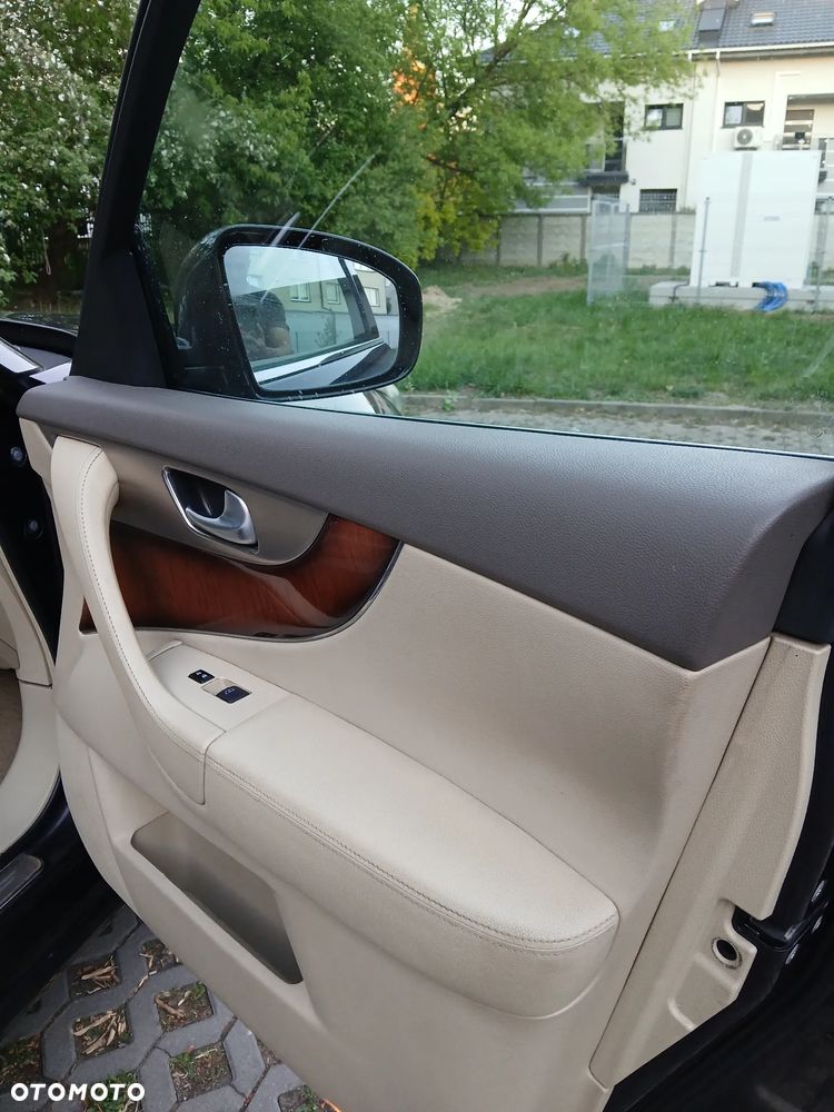 Infiniti FX FX30d AWD S - 11