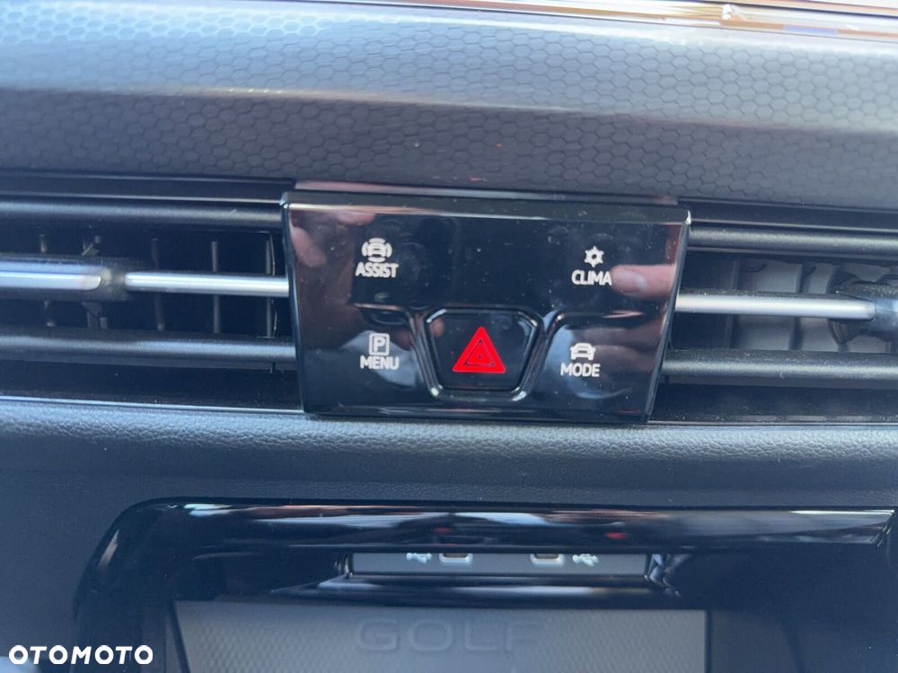Volkswagen Golf - 22