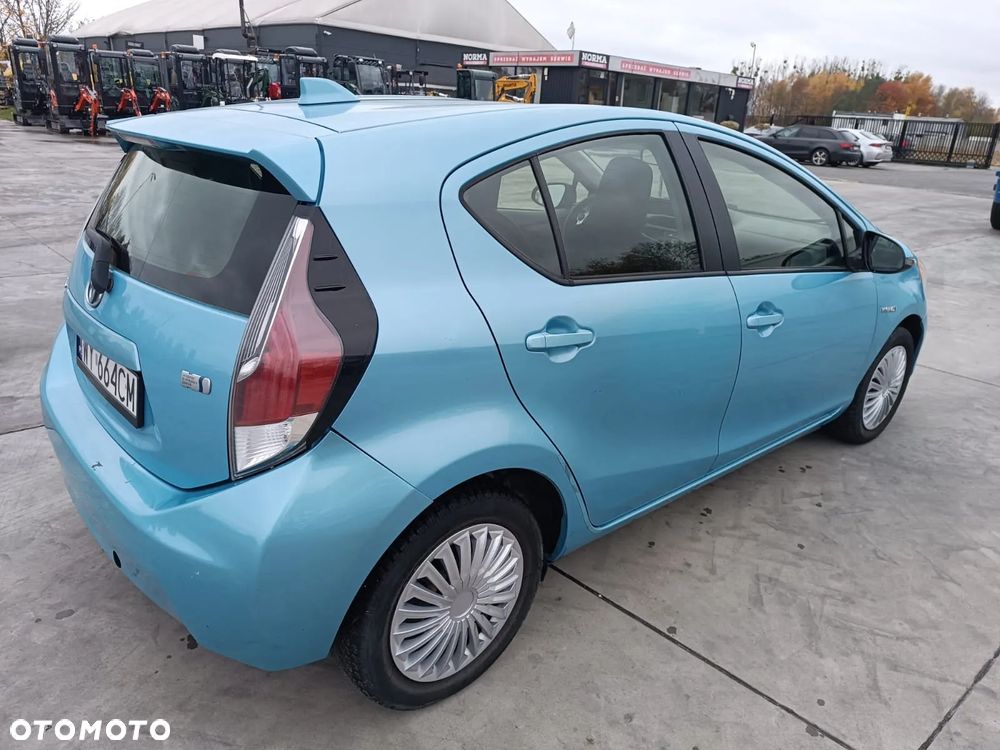 Toyota Prius Hybrid - 5