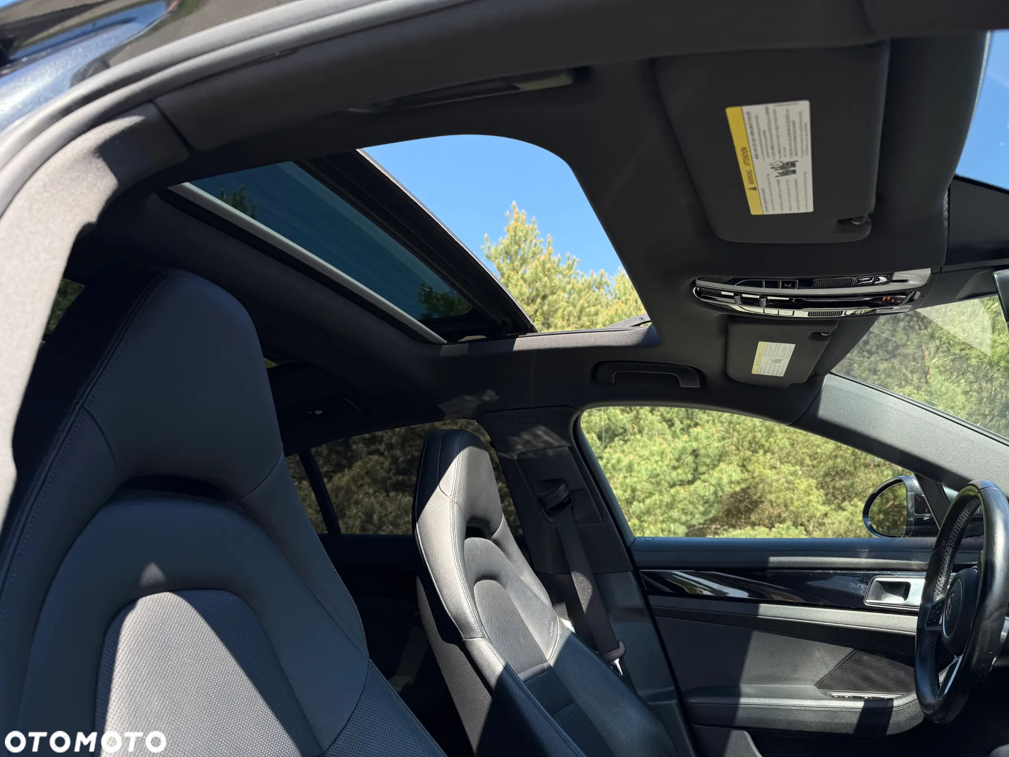 Porsche Panamera 4 - 19