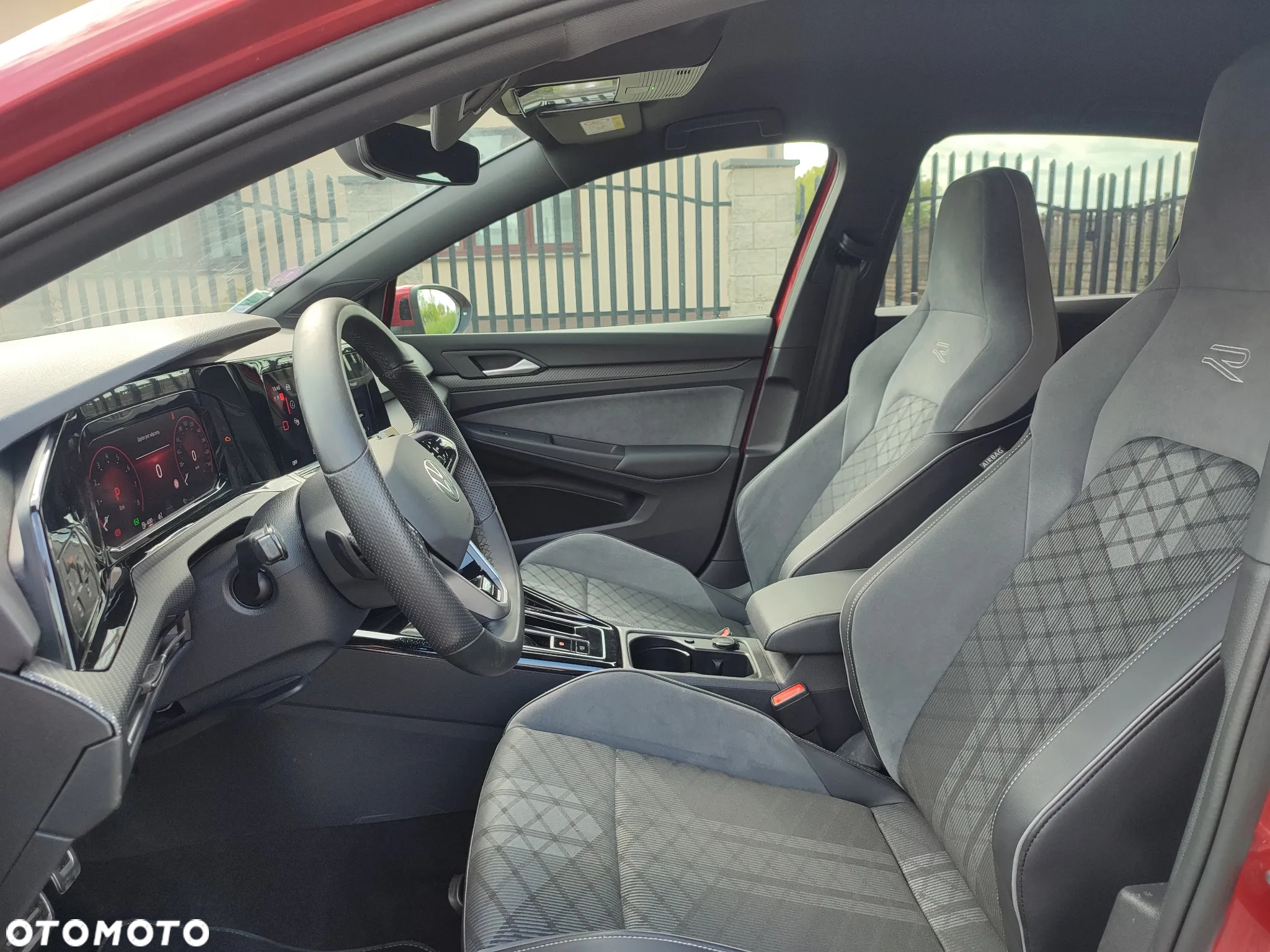 Volkswagen Golf 1.5 eTSI OPF DSG R-Line - 28