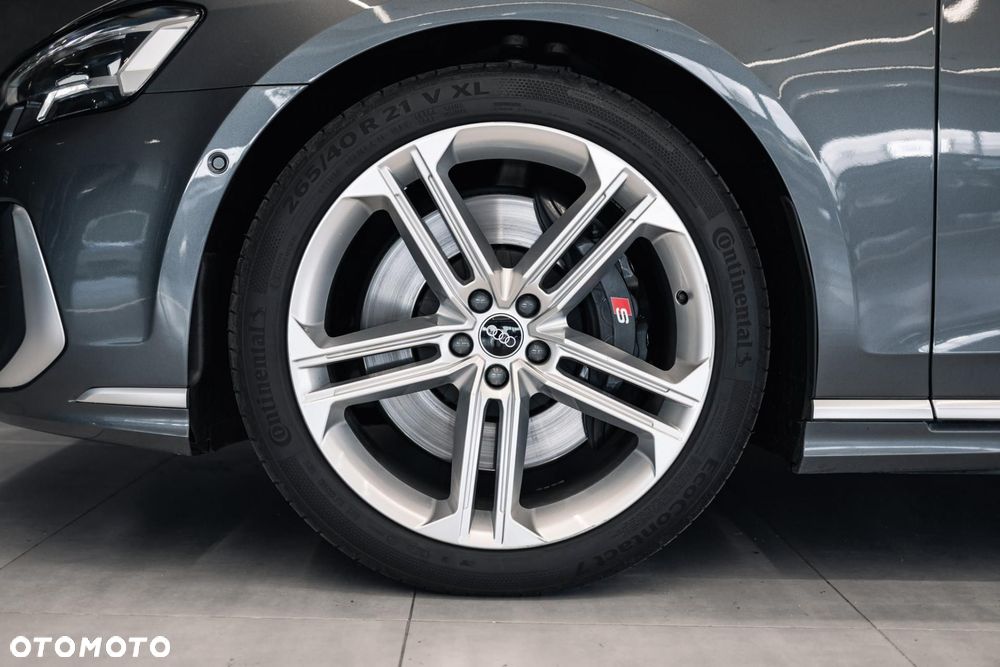Audi S8 - 40