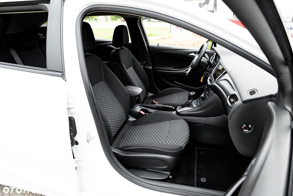 Opel Astra 1.6 D Automatik ON - 24