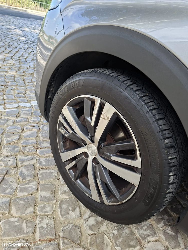 Peugeot 5008 1.5 BlueHDi Allure Pack EAT8 - 18
