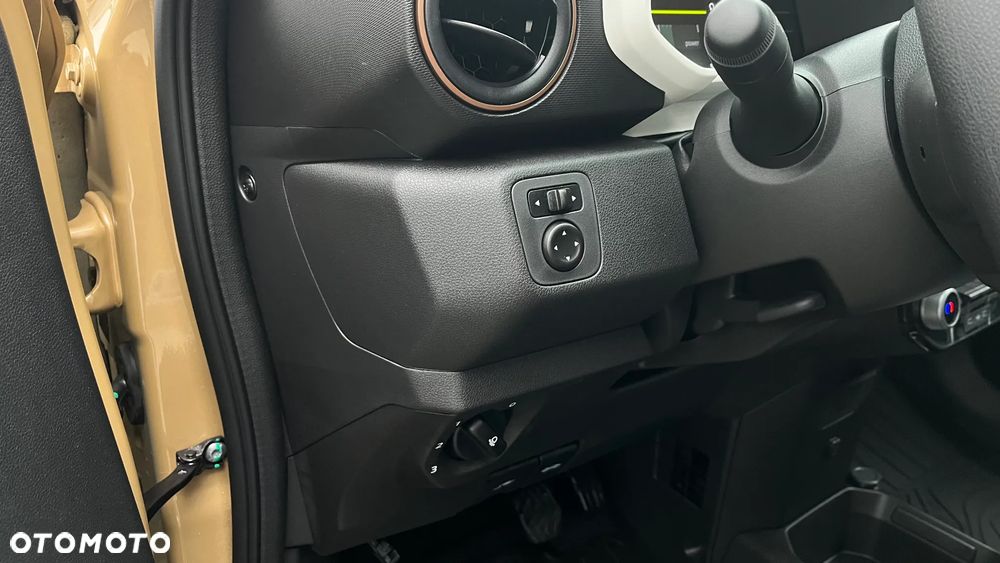 Dacia Spring - 10