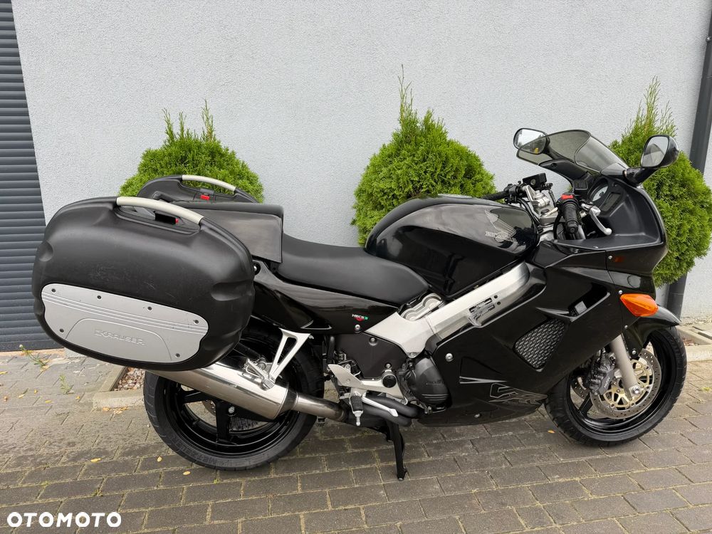 Honda VFR - 4