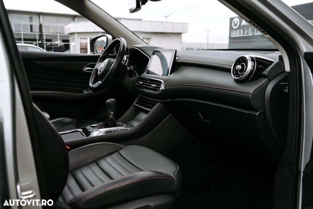 MG HS 1.5 T-GDi 6MT Exclusive - 11