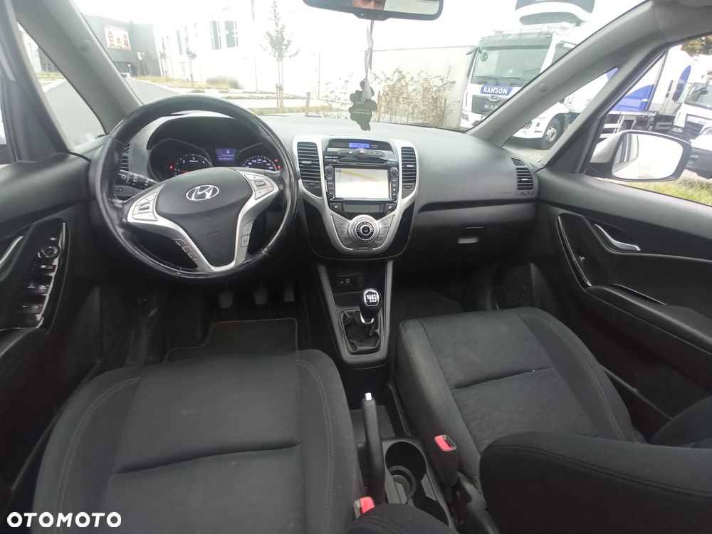 Hyundai ix20 1.6 CRDi Fifa World Cup Edition - 28