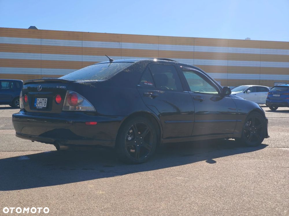 Lexus IS 300 Elegance - 4