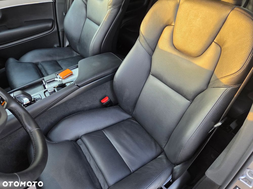 Volvo XC 90 B5 D AWD Plus Bright - 32