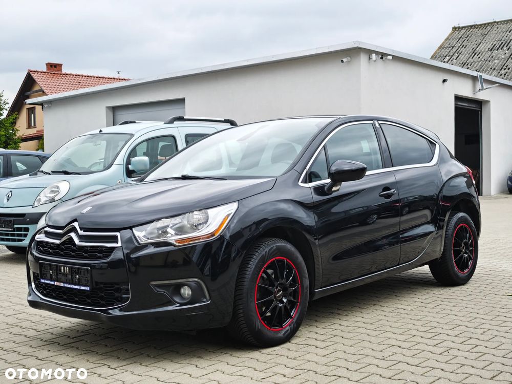Citroën DS4 e-HDi 110 SoChic - 1