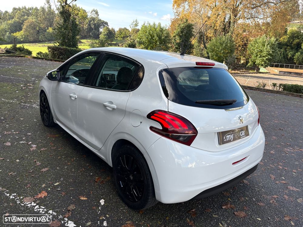 Peugeot 208 1.6 e-HDi Active - 13