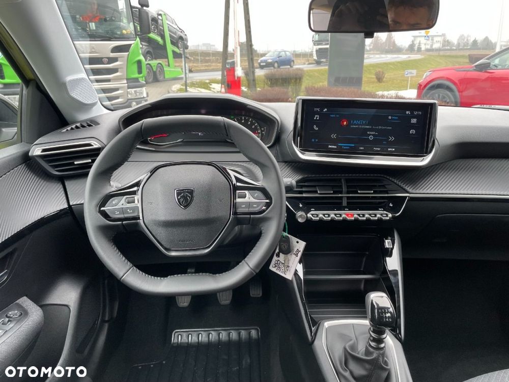 Peugeot 208 - 10