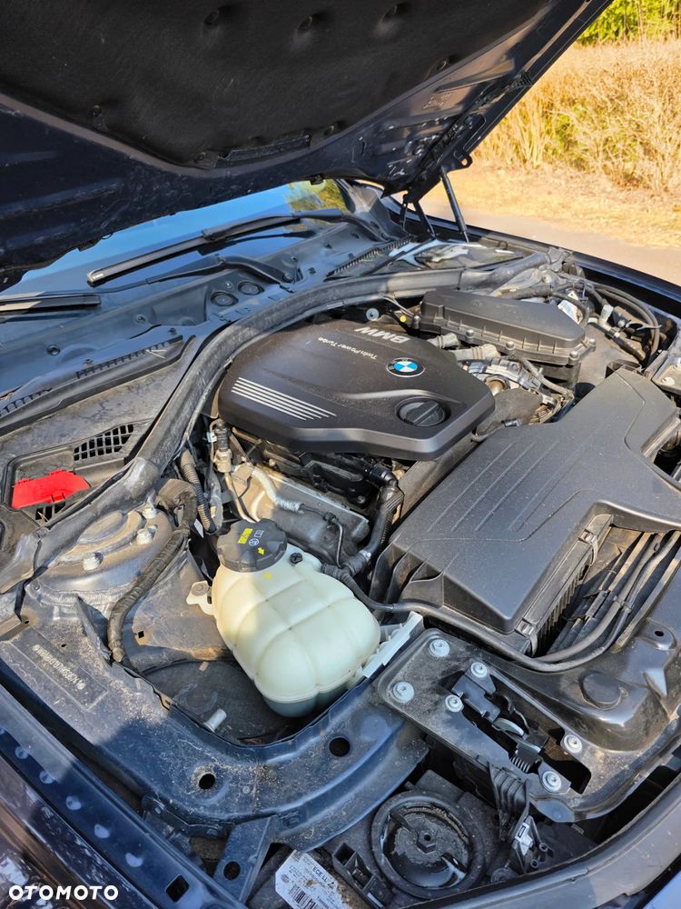 BMW Seria 3 320d Touring - 24
