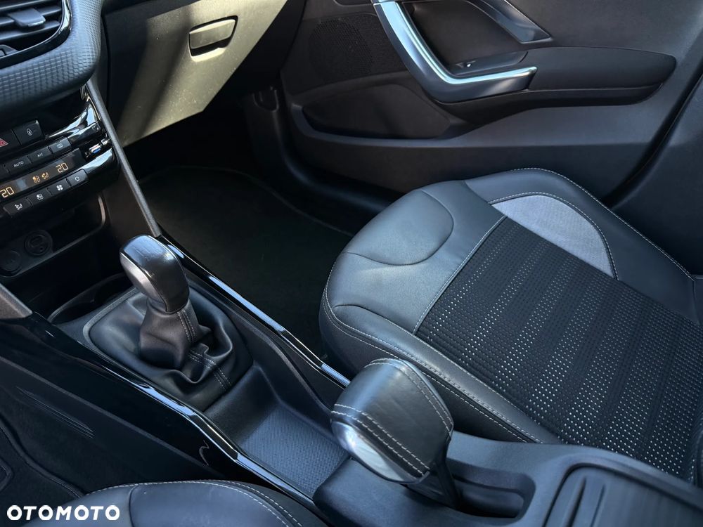 Peugeot 2008 PureTech 110 Stop&Start Allure - 22