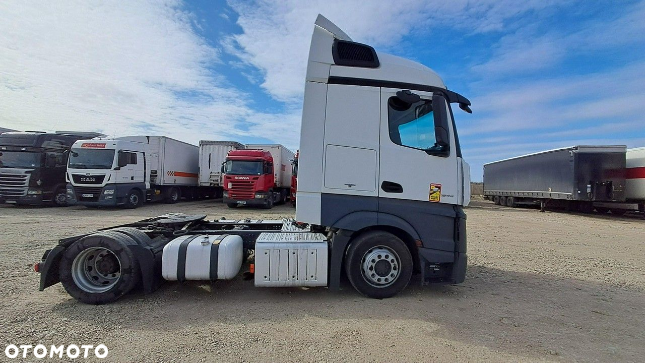 Mercedes-Benz Actros - 4