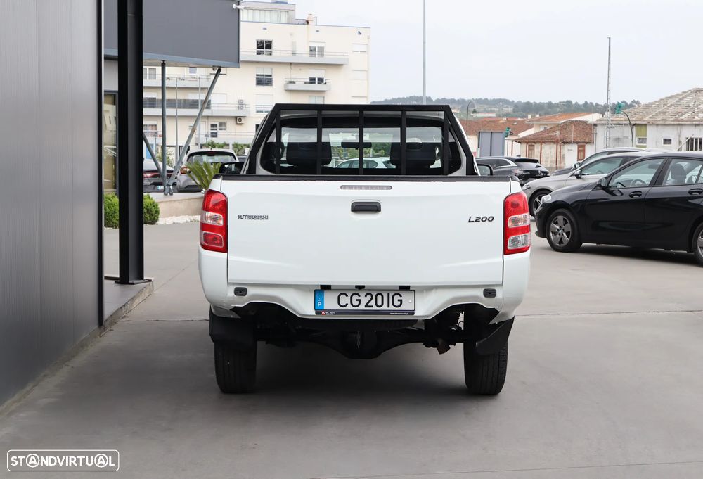 Mitsubishi L200 2.4 DI-D CD Invite 4WD - 3