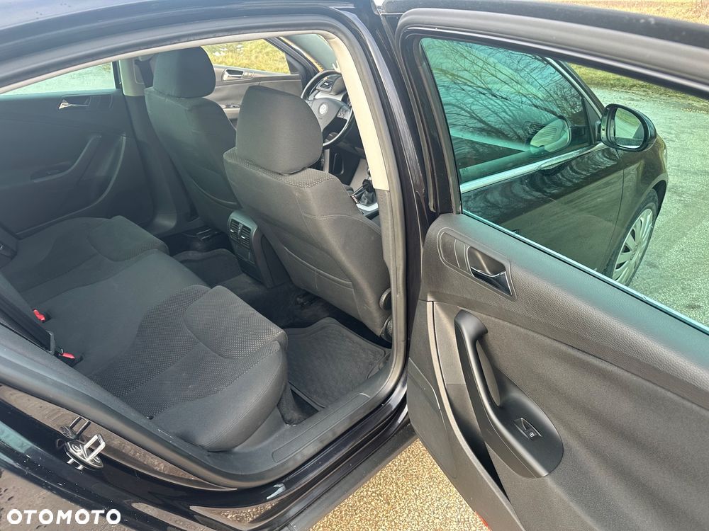 Volkswagen Passat 2.0 TDI Highline - 20