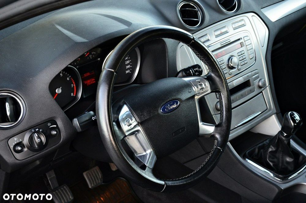 Ford Mondeo - 14