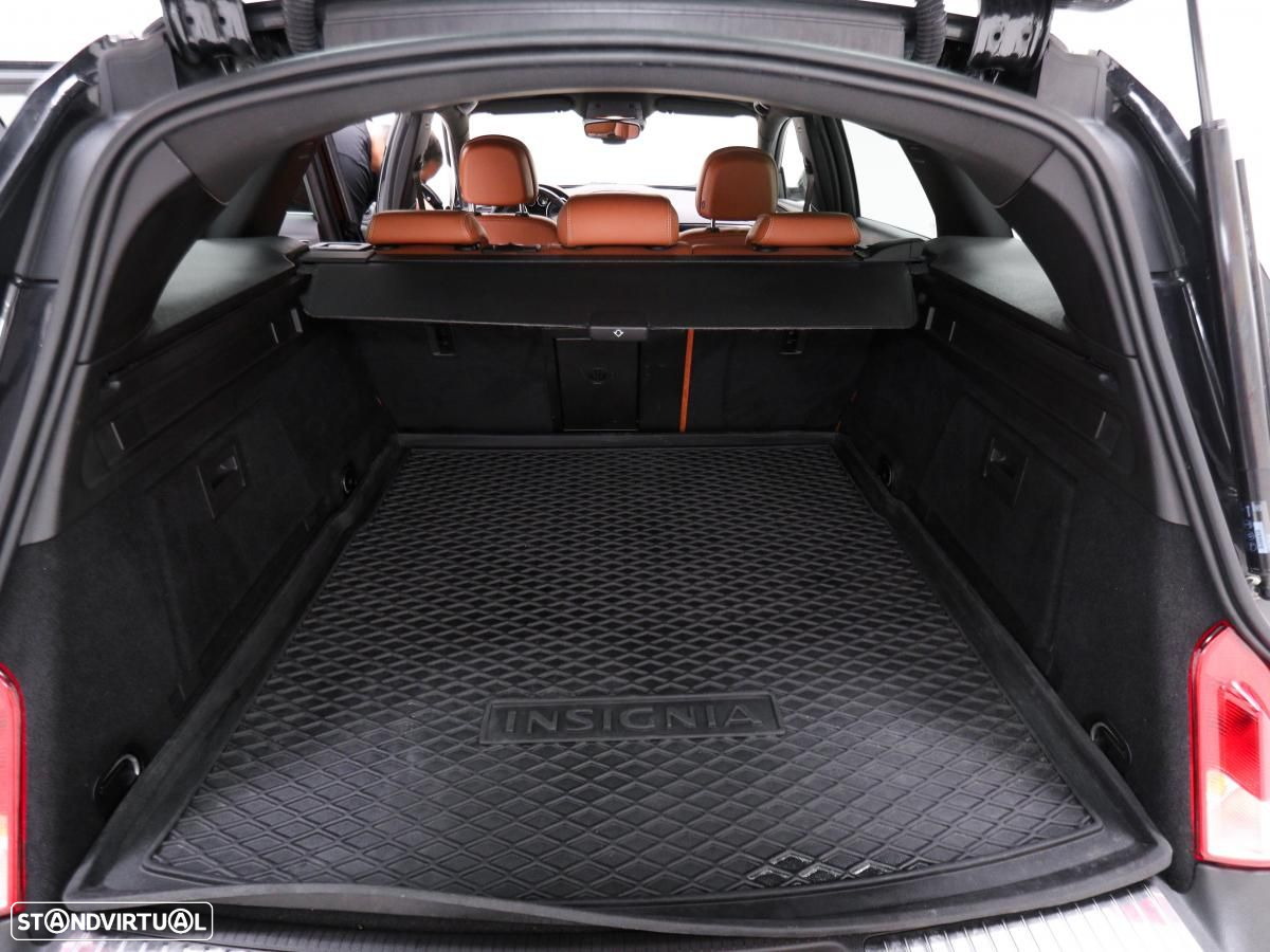 Opel Insignia Sports Tourer - 14