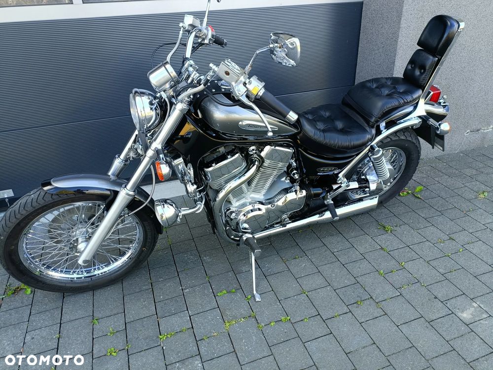 Suzuki Intruder - 10