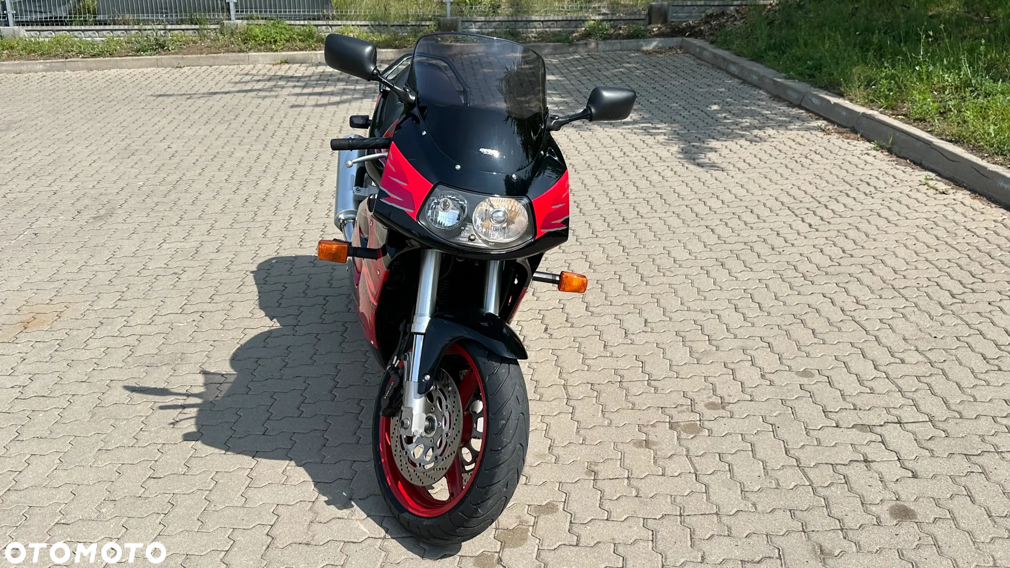 Suzuki GSX-R - 6