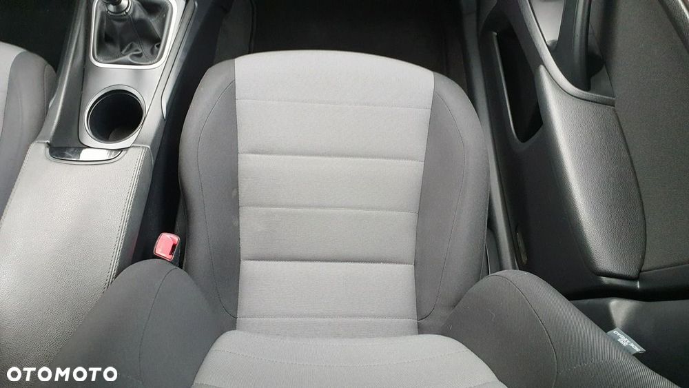 Toyota Avensis - 18