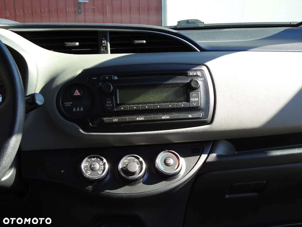 Toyota Yaris 1.0 Active EU6 - 24