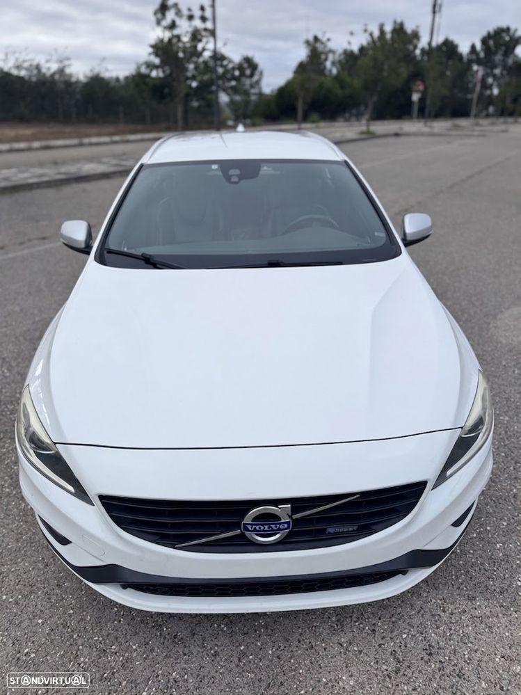 Volvo V60 2.0 D4 R-Design - 2