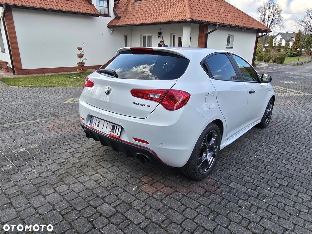 Alfa Romeo Giulietta 1.8 TBi 16V TCT Veloce - 9