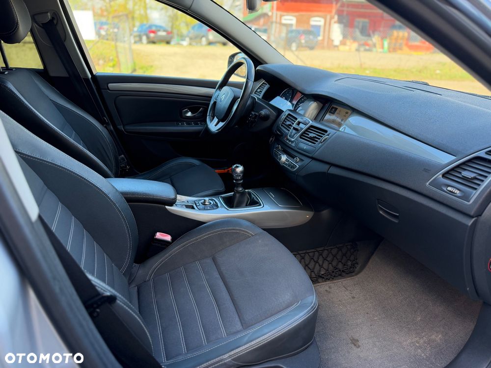 Renault Laguna dCi 150 FAP Start-Stop GT - 17