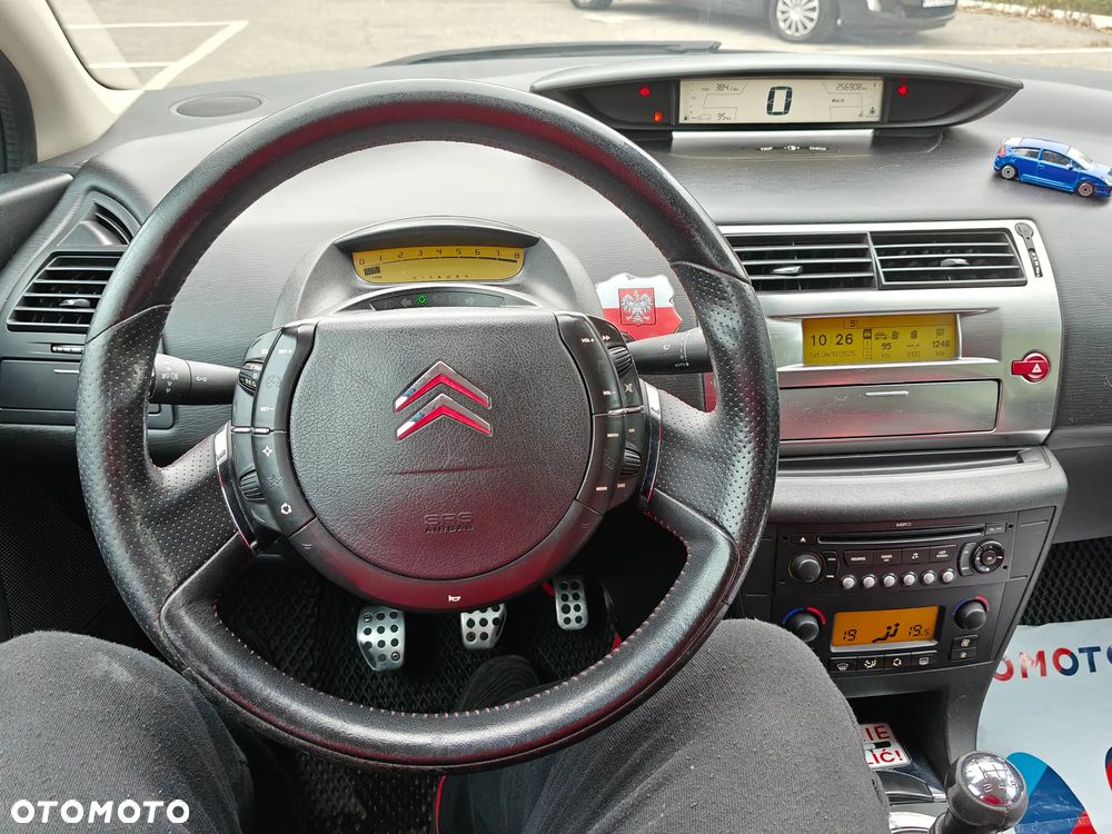 Citroën C4 1.6 16V Confort - 6