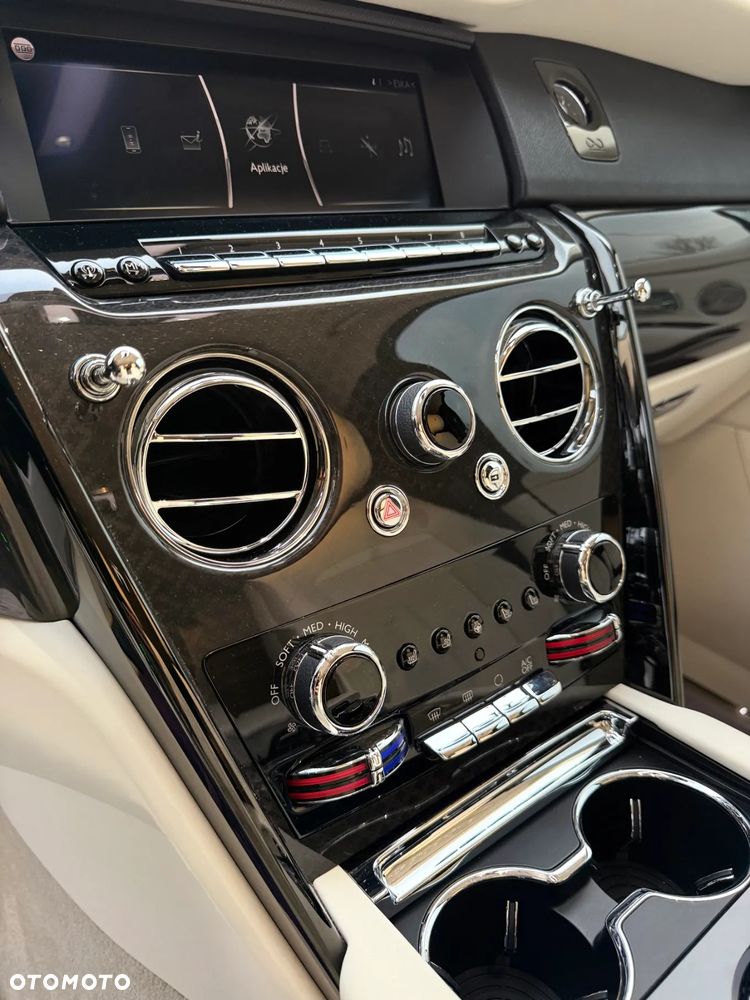 Rolls-Royce Cullinan - 13
