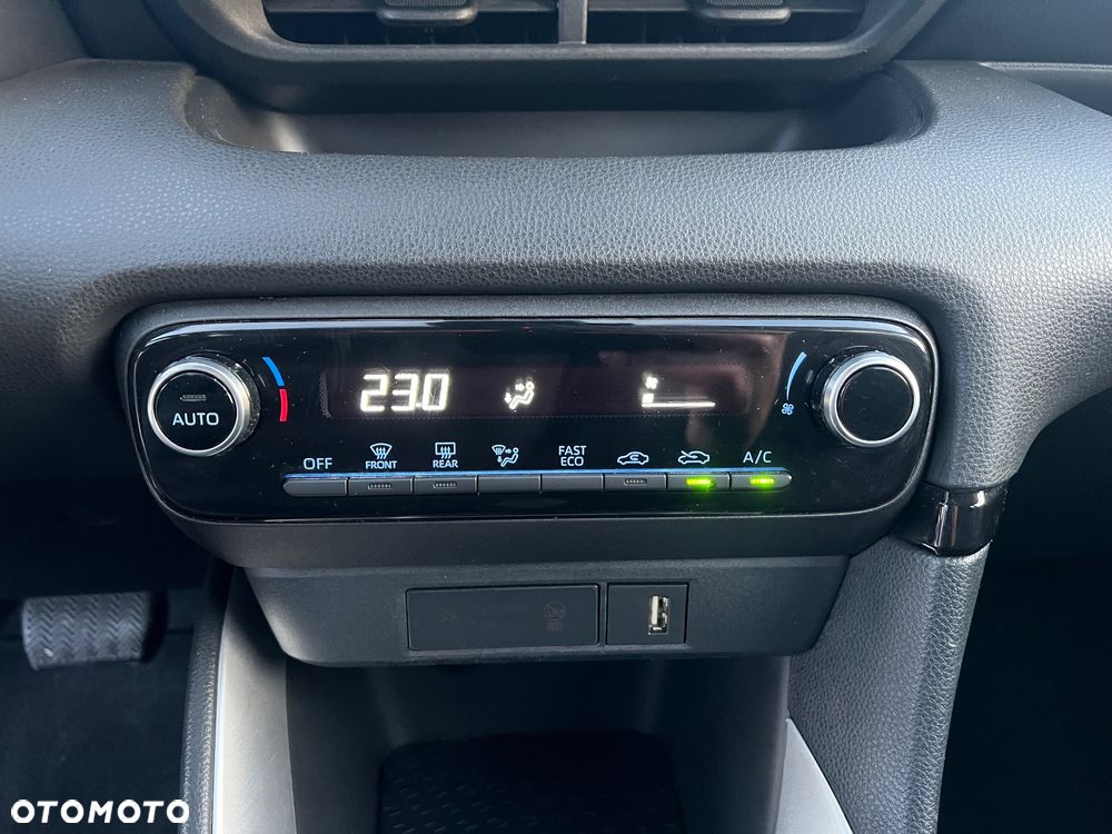 Toyota Yaris 1.5 VVT-i Elegant - 18