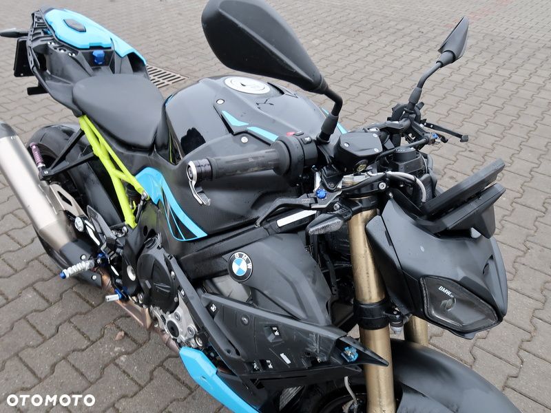 BMW S - 23