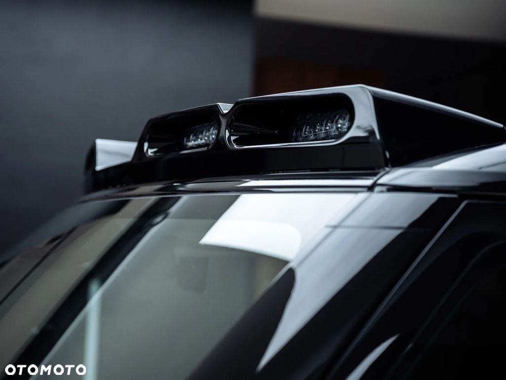 Land Rover Defender - 10