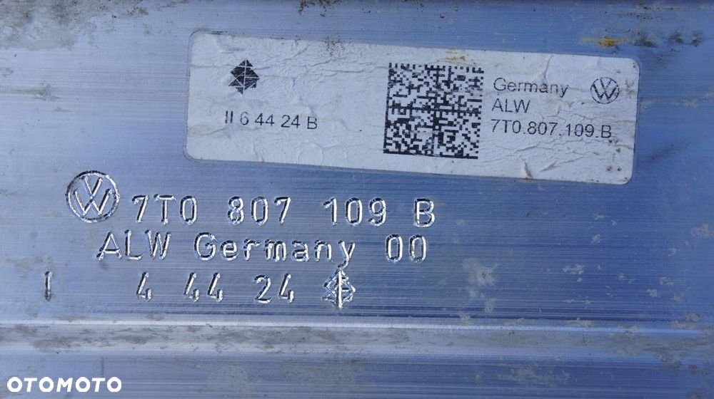 BELKA PRZEDNI ZDERZAK VW TRANSPORTER MULTIVAN T7 7T0 - 6