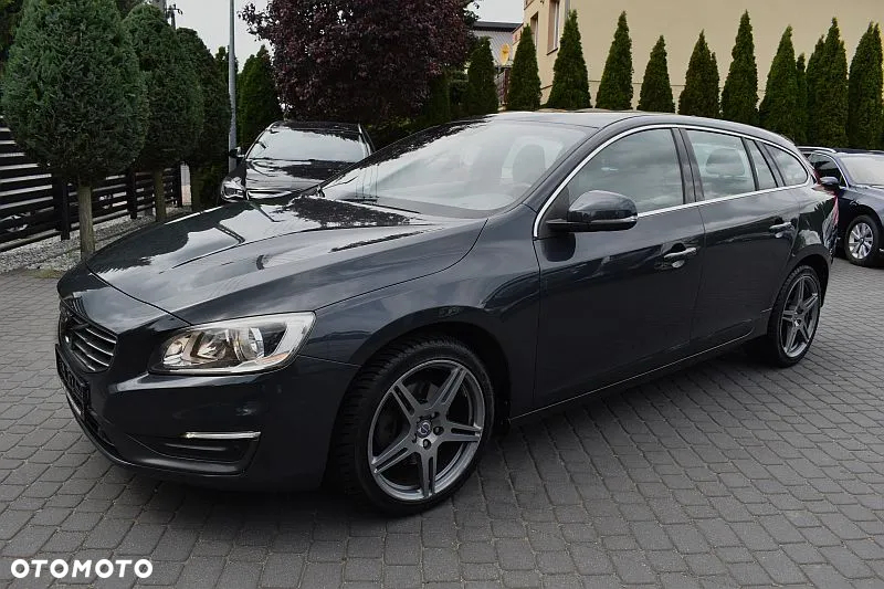 Volvo V60 D4 Momentum - 25