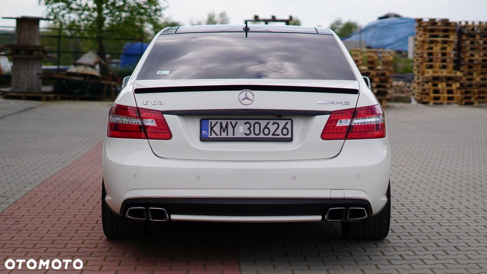 Mercedes-Benz Klasa E 63 AMG - 4