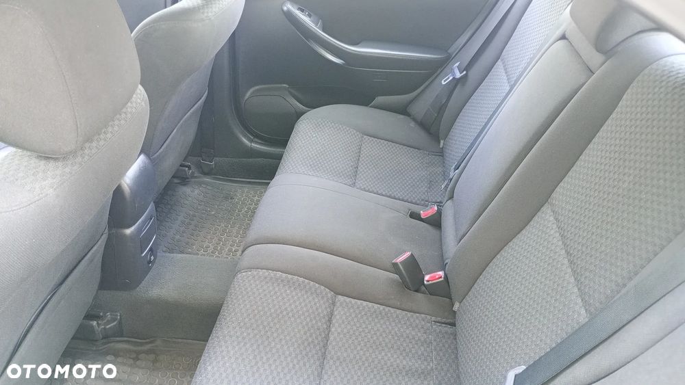 Toyota Avensis 2.0 D-4D Prestige - 7