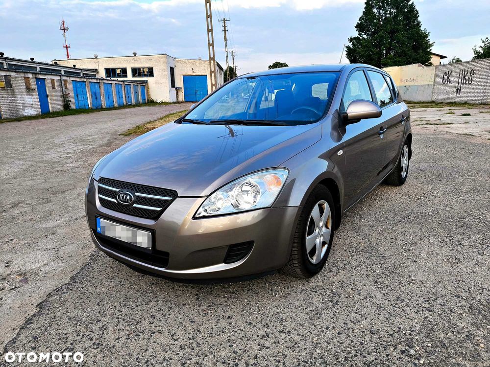 Kia Ceed - 5