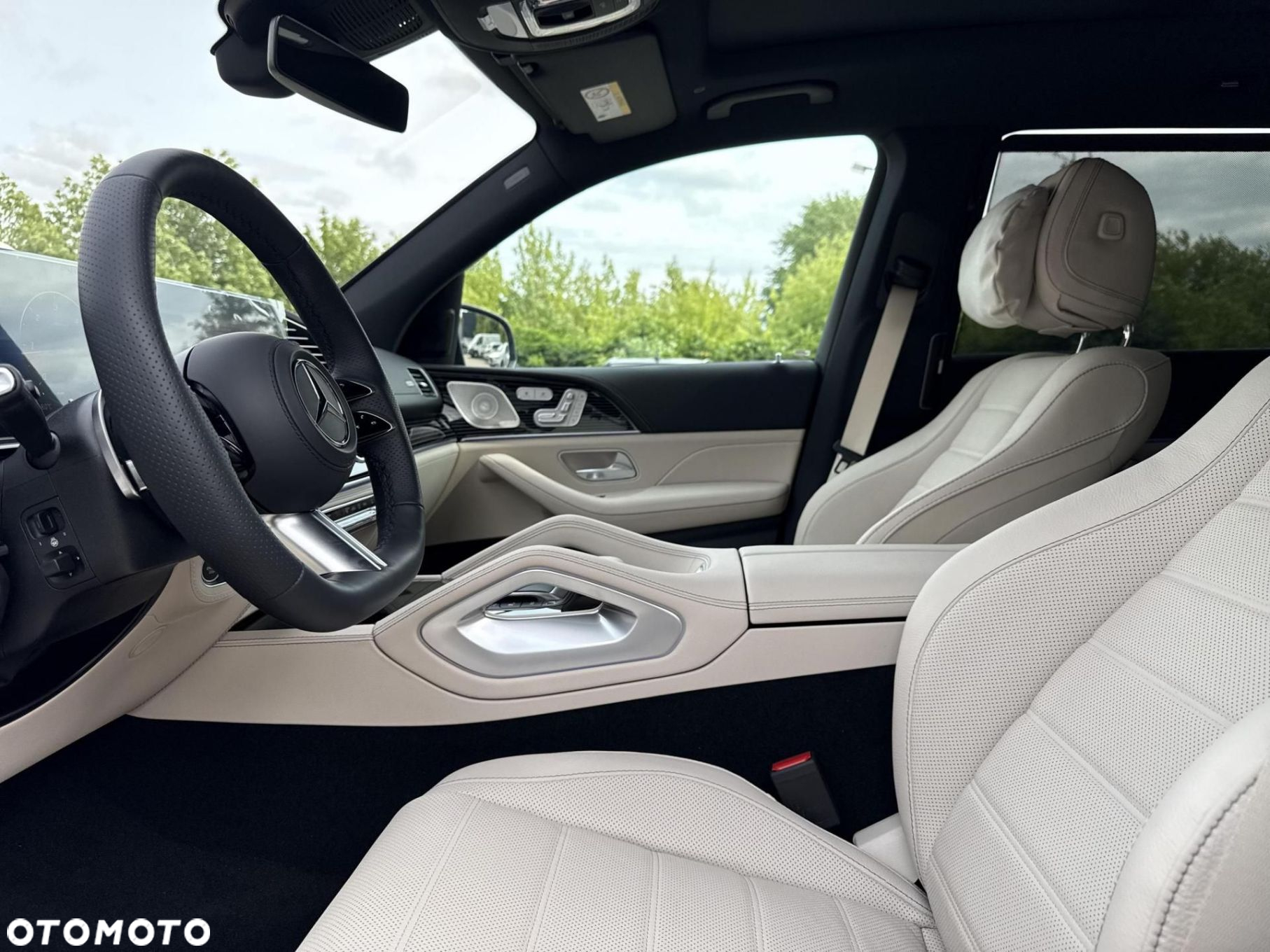 Mercedes-Benz GLS - 10