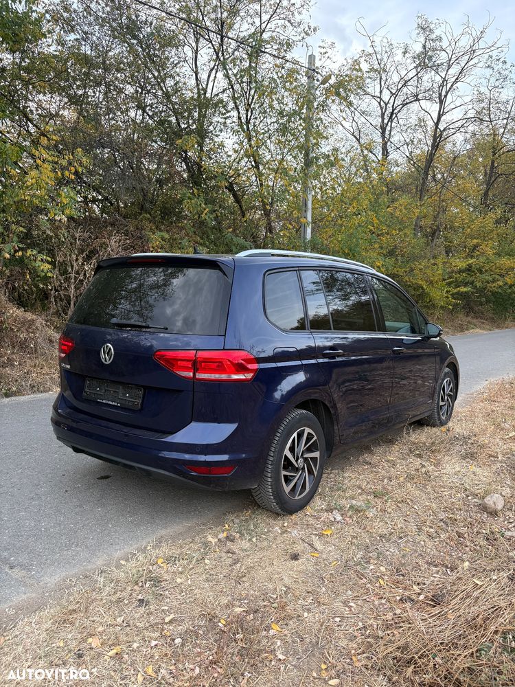 Volkswagen Touran - 4
