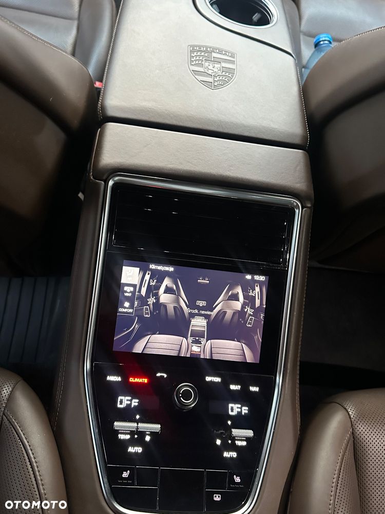 Porsche Panamera - 23