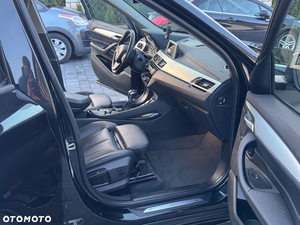 BMW X1 xDrive20i xLine sport - 20