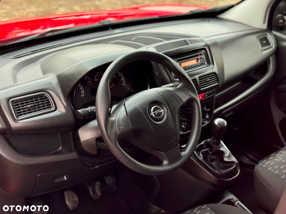 Opel COMBO - 31