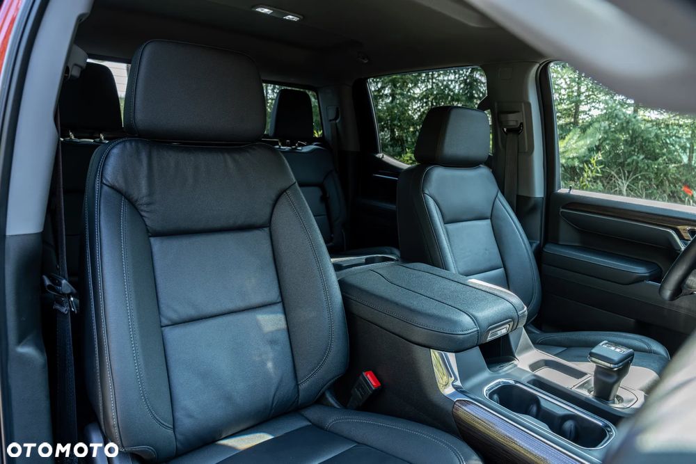 Chevrolet Silverado - 24