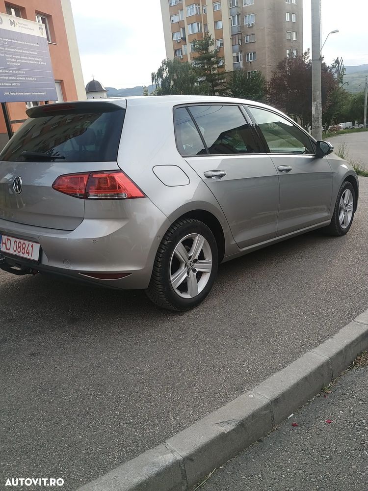 Volkswagen Golf - 5