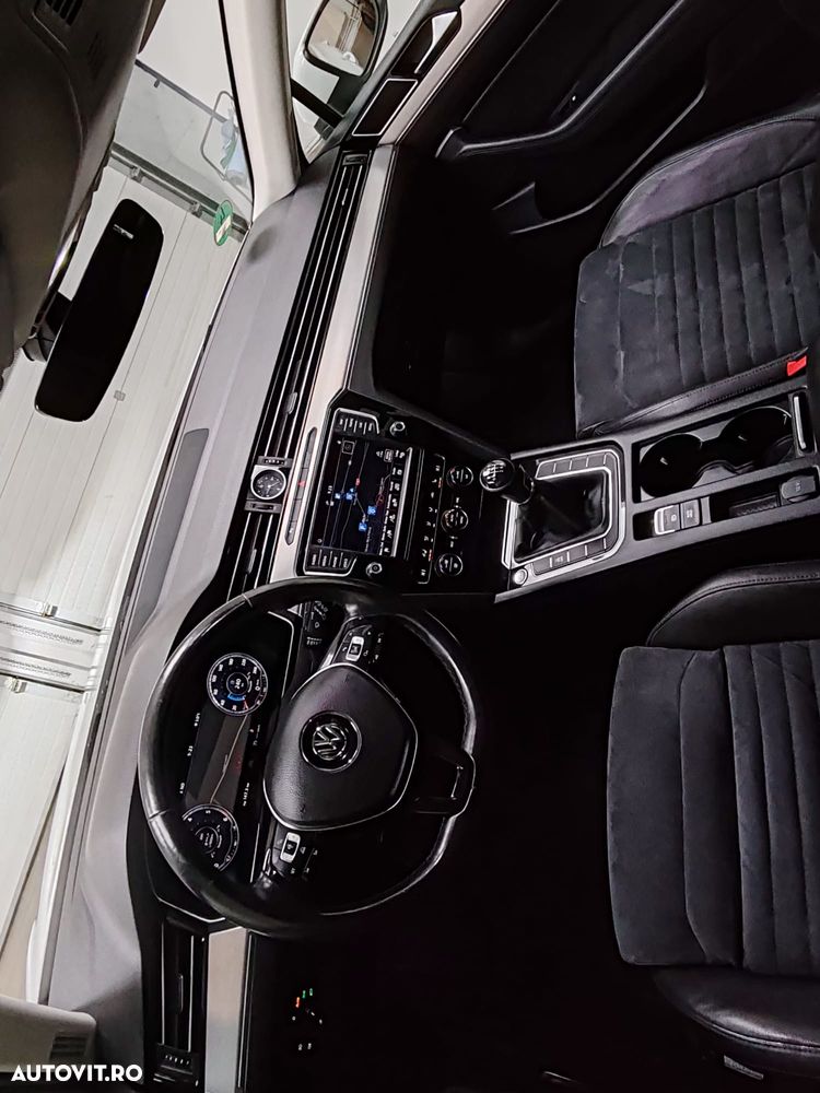 Volkswagen Passat 2.0 TDI (BlueMotion Technology) Highline - 26