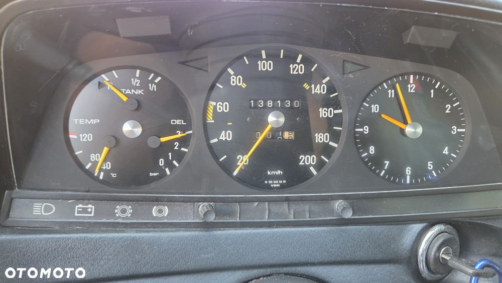 Mercedes-Benz W123 - 15